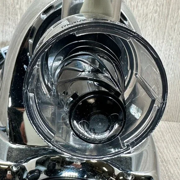 Omega Juice & Vegetable Extractor Model No. 8006 Stainless Steel Electric Silver - Picture 7 of 13